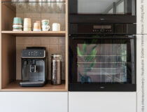 UA92 DECObasic: keuken gerealiseerd in beige plaatmateriaal