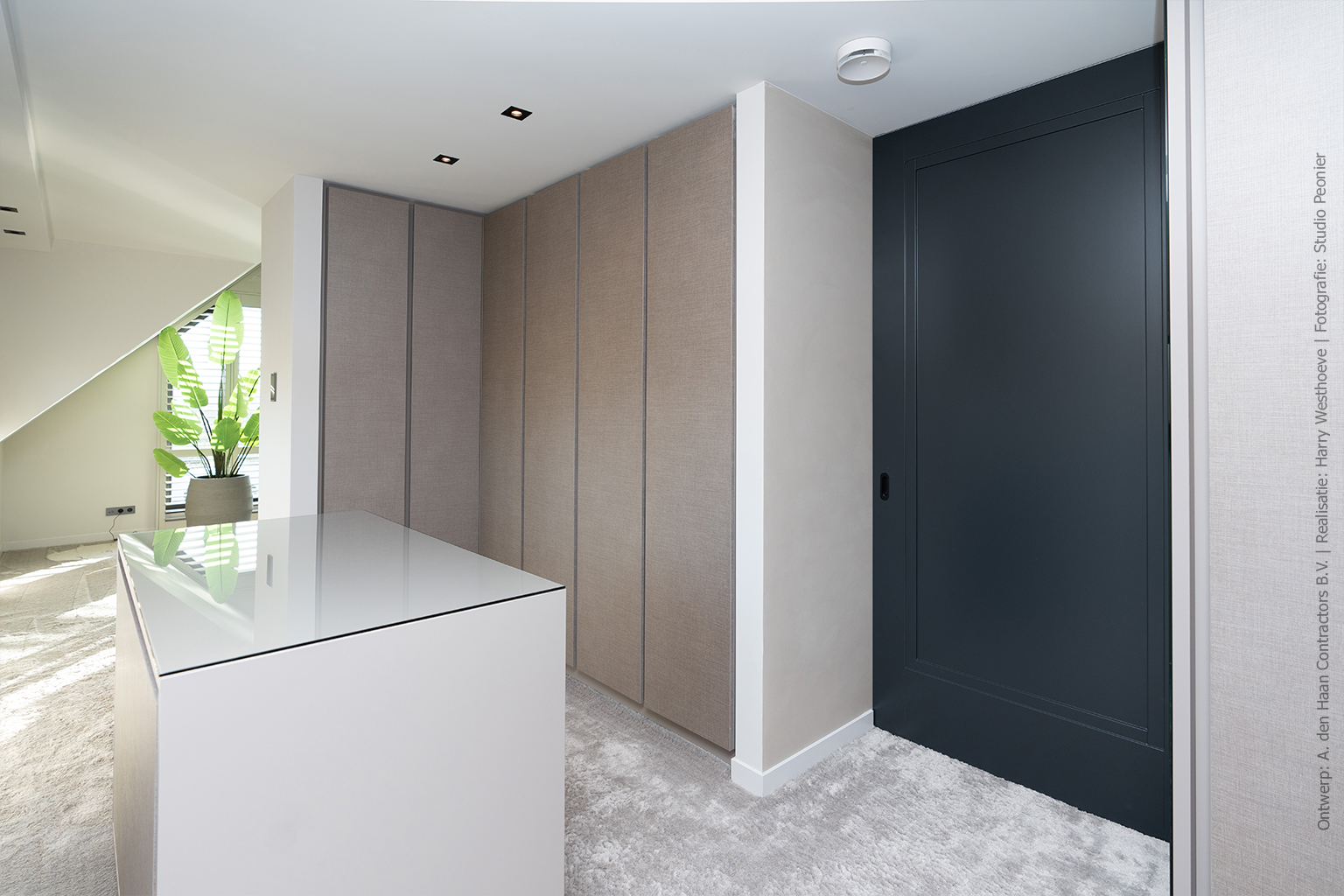 Luxe garderobe met de verfijnde uitstraling van jute