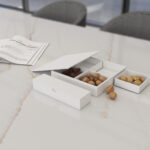 Renderafbeelding van een tafelblad uitgewerkt in het solid surface marmerdecor Sun Kissed van Durasein